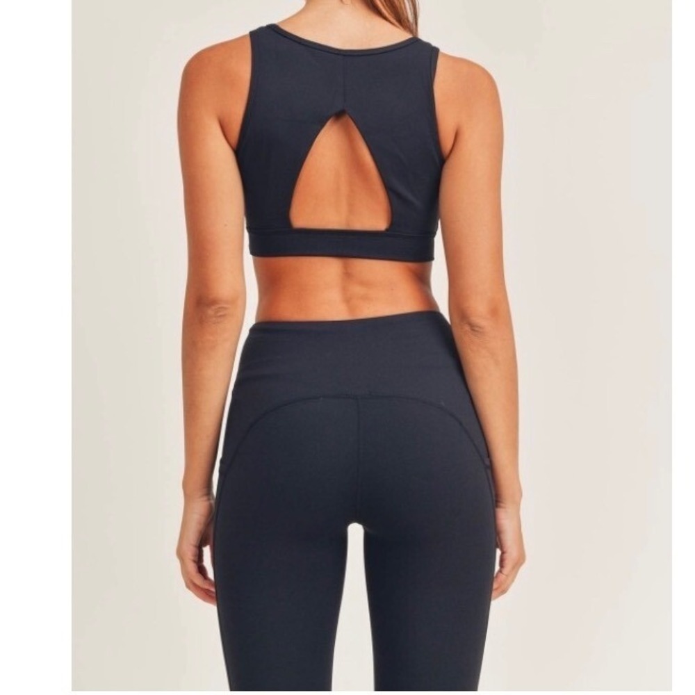 Mono B Women's Black Cutout Performance Sports Bra Size Small Removable Pads NWT